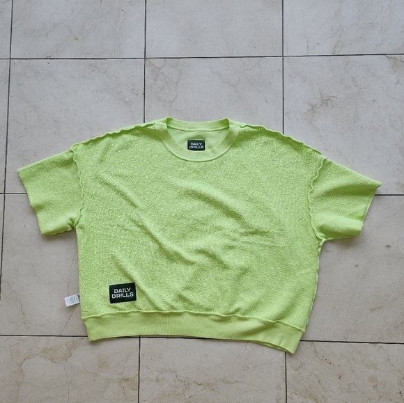 Daily Drills Cropped Sleeve Crew, Citron - Picture 3 of 5